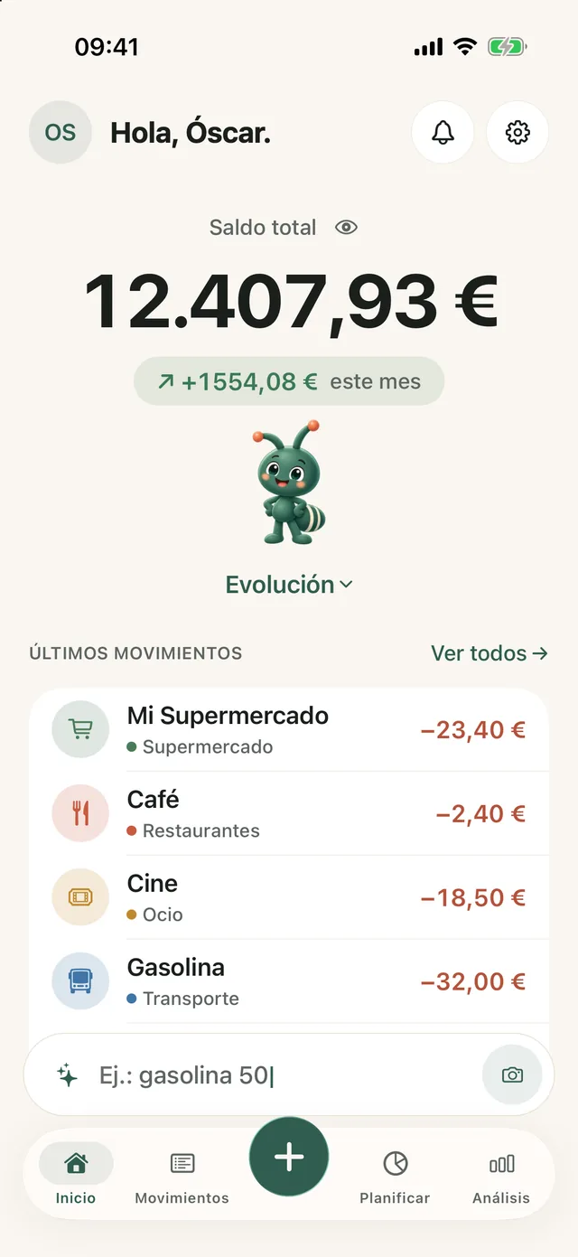 Vista previa de la app de iPhone con el mismo saldo de 12.407,93 € y los mismos últimos movimientos que en la web